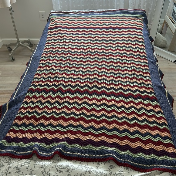 Colorful Handmade hand knit Chevron bed spread throw blanket - Picture 5 of 16